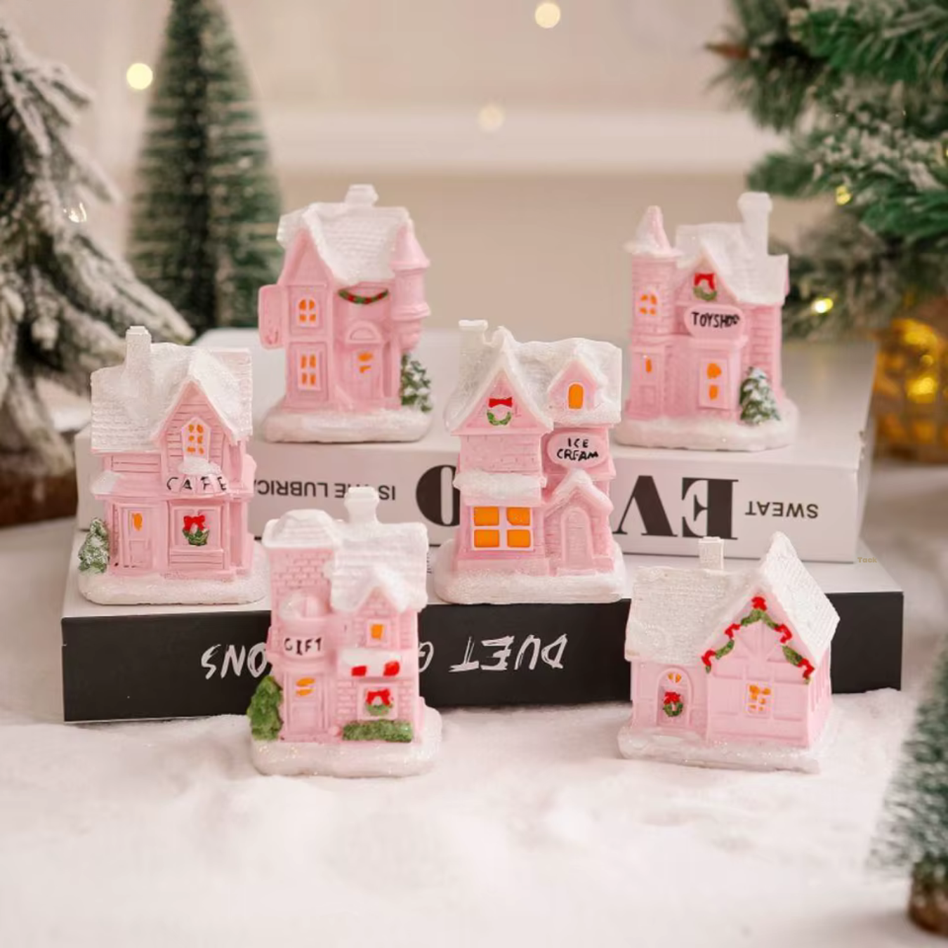 Weihnachtsdorf Rosa  | Niedliches LED-Häuschen in Rosa mit warmem Licht