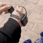 Stunt-Auto – Mit Handsteuerung und Fernbedienung – Mit LED-Lichtern – Für Kinder