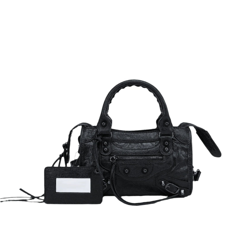 EleganzPur | Handgefertigte Ledertasche in Luxusqualität